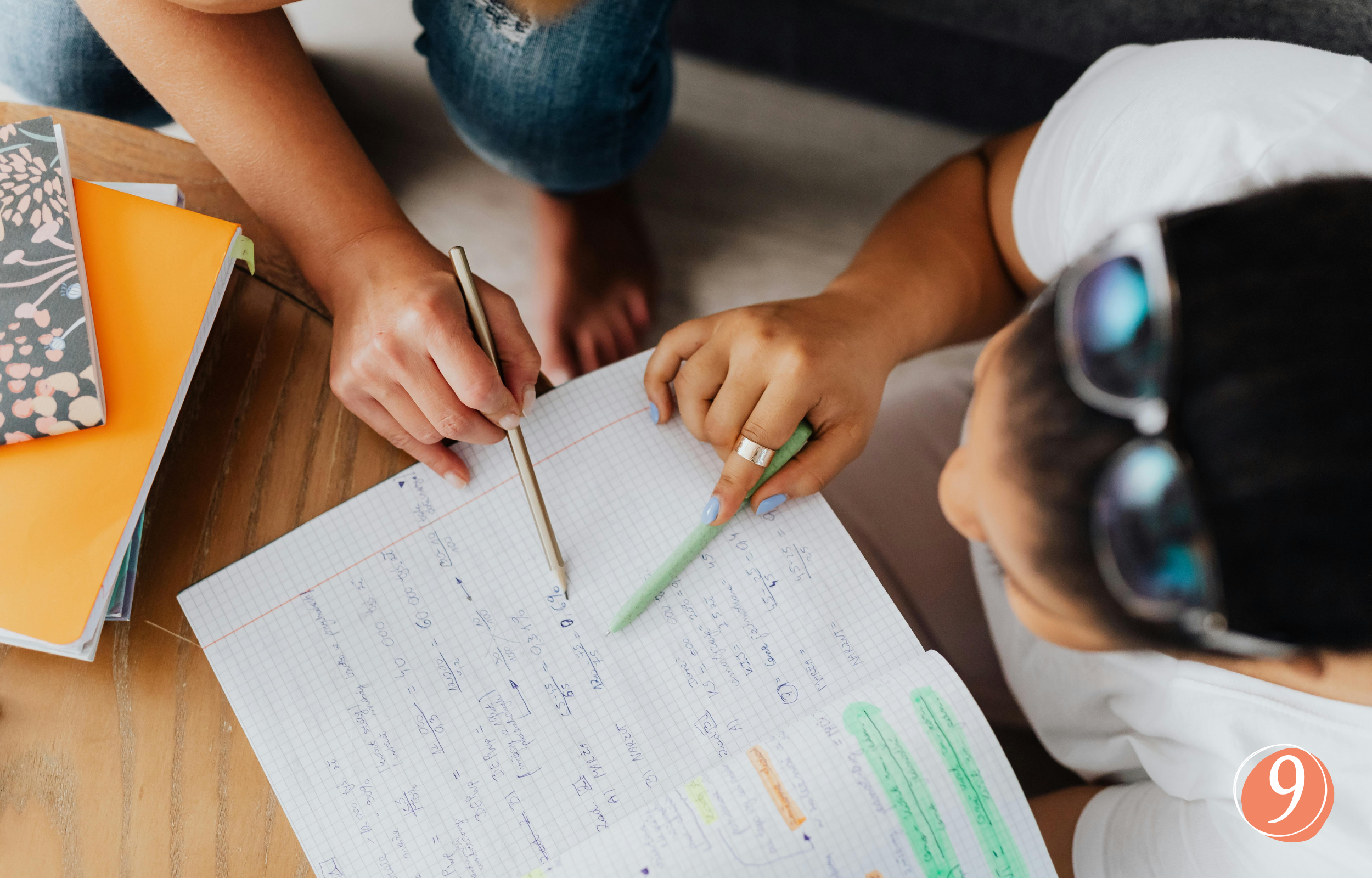 Academos développe une application pour connecter les jeunes avec des professionnel.le.s pour les aider à découvrir le monde du travail, trouver un projet professionnel stimulant et persévérer dans leurs études.